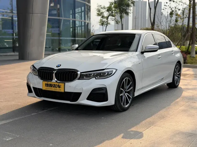 Фотография автомобиля — BMW 3 Series