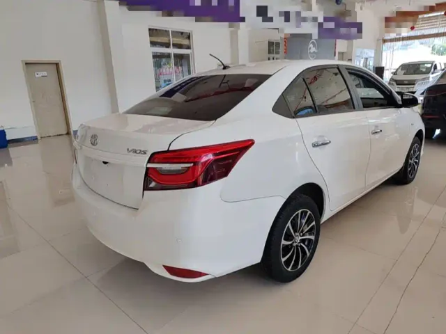Toyota Vios — Фото автомобиля 6