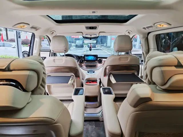Mercedes-Benz V-Class — Фото автомобиля 23