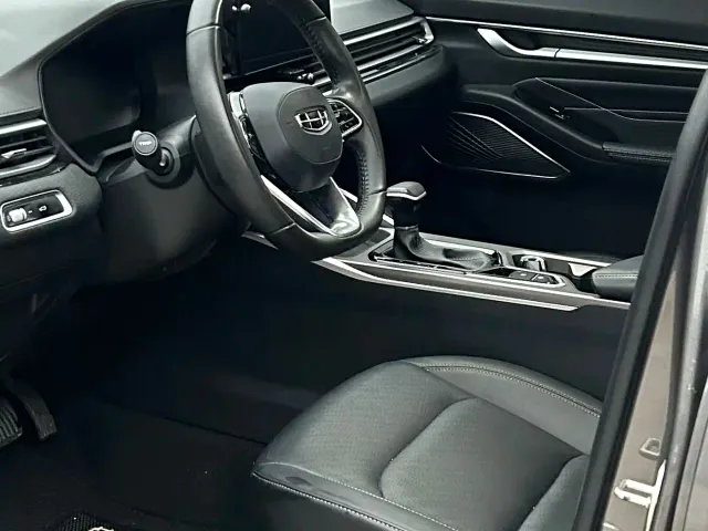 Geely Emgrand — Фото автомобиля 9