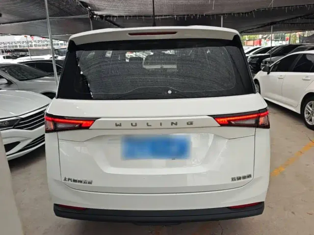 Wuling Jiachen — Фото автомобиля 5