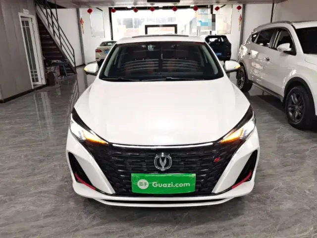 Changan Eado — Фото автомобиля 2