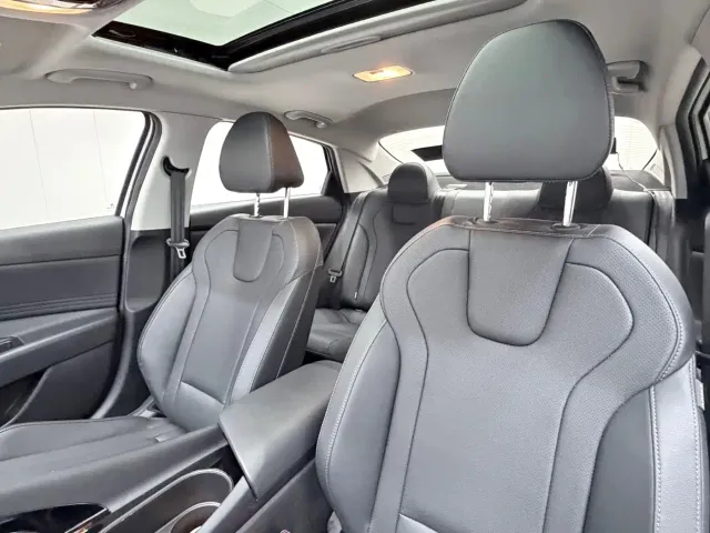 Hyundai Elantra — Фото автомобиля 15