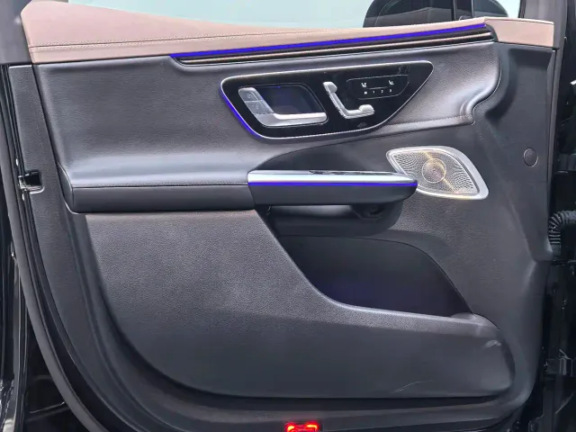 Mercedes-Benz EQE SUV — Фото автомобиля 8
