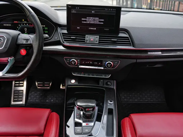 Audi SQ5 — Фото автомобиля 9