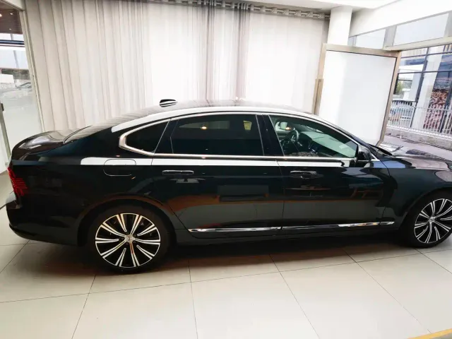 Volvo S90 — Фото автомобиля 7