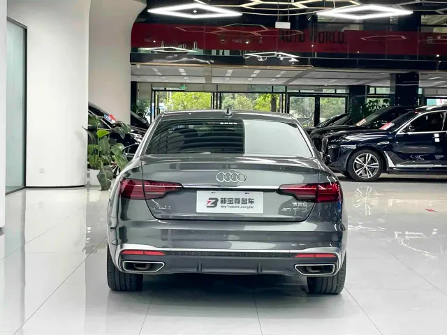 Audi A4L — Фото автомобиля 12
