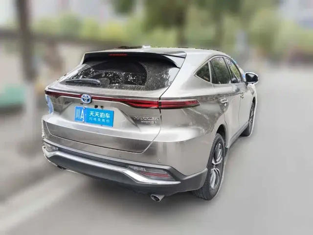 Toyota Harrier — Фото автомобиля 2