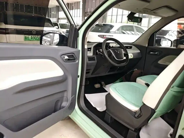 Wuling Hongguang Mini EV — Фото автомобиля 15