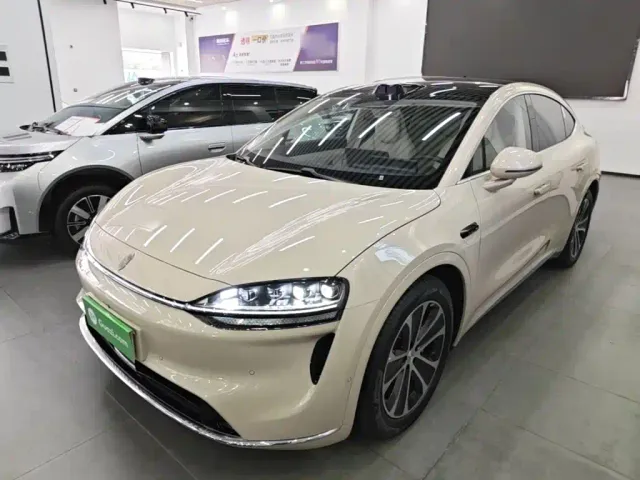 Фотография автомобиля — Luxeed R7