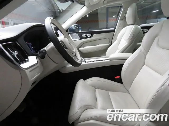 Volvo XC60 2nd Gen — Фото автомобиля 10