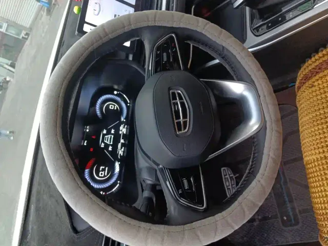 Geely Emgrand — Фото автомобиля 15