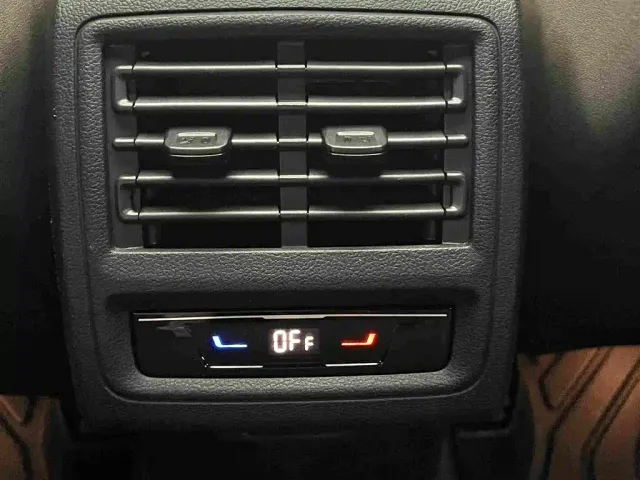 Volkswagen Golf GTI 2021 380TSI DSG GTI — Фото автомобиля 17