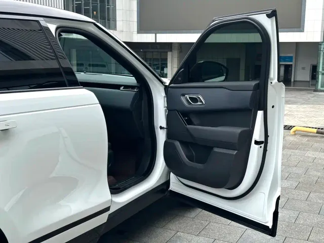 Land Rover Range Rover Velar — Фото автомобиля 3