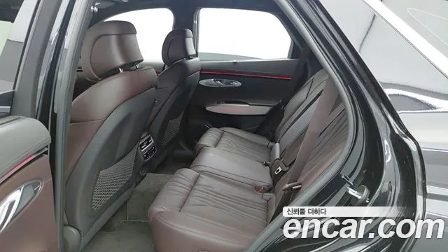 Genesis GV70 — Фото автомобиля 17
