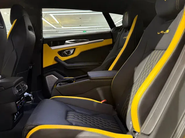 Lamborghini Urus — Фото автомобиля 14