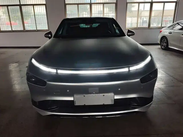 Xpeng P7 — Фото автомобиля 2