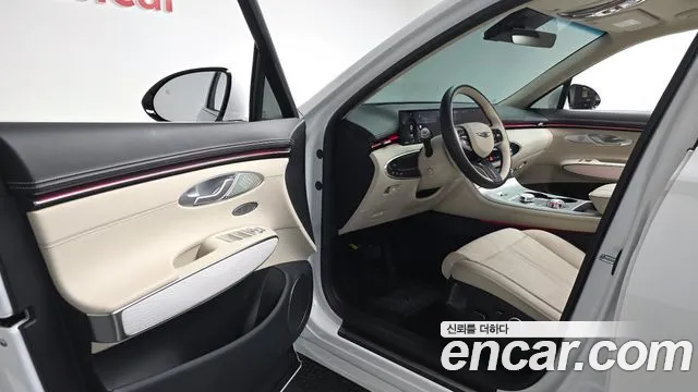 Genesis GV70 — Фото автомобиля 9