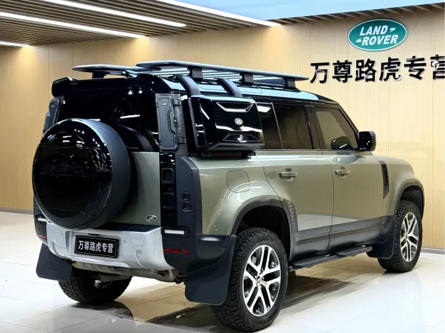 Land Rover Defender — Фото автомобиля 9