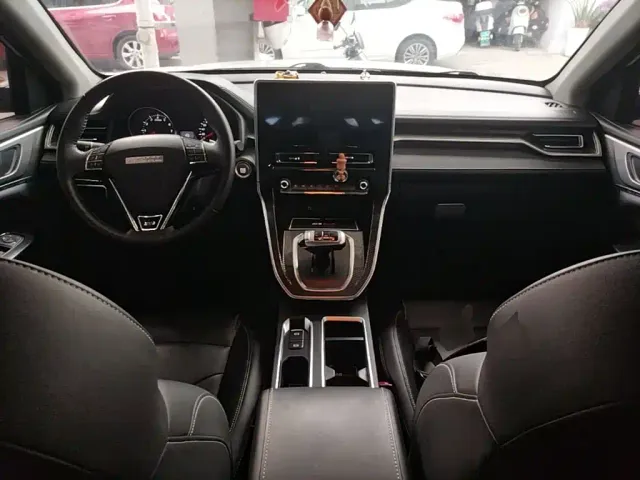 Haval M6 — Фото автомобиля 9
