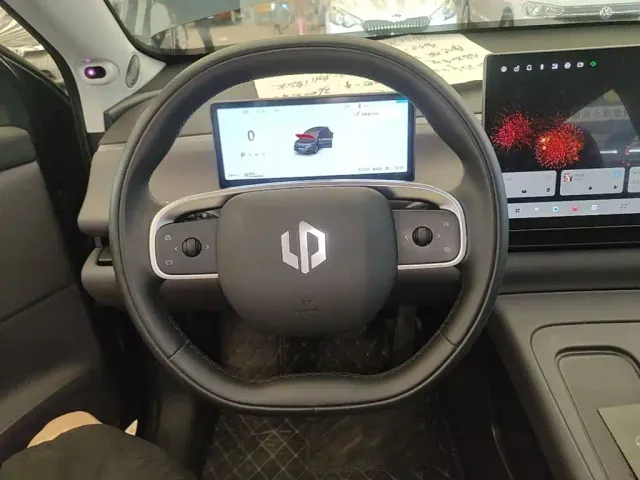 Leapmotor C10 — Фото автомобиля 10