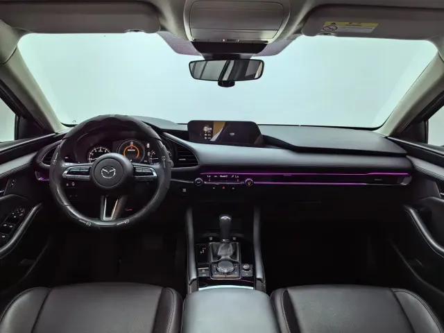 Mazda Axela — Фото автомобиля 18