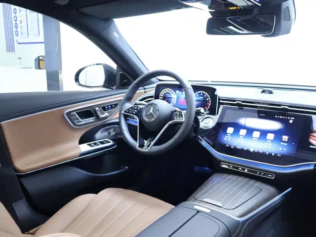 Mercedes-Benz E-Class — Фото автомобиля 14