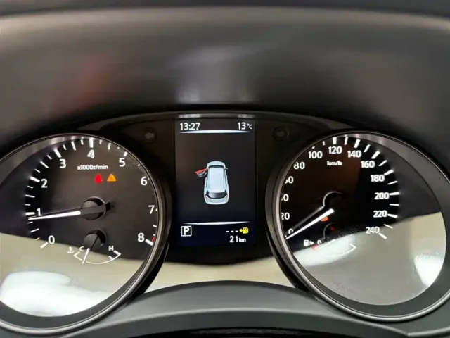 Nissan X-Trail — Фото автомобиля 10