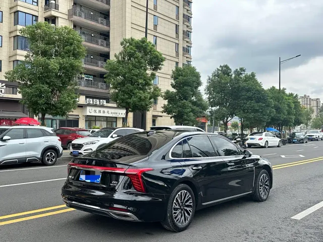 Hongqi H5 — Фото автомобиля 15
