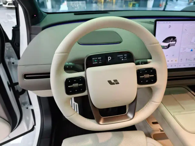 Li Auto i6 — Фото автомобиля 14