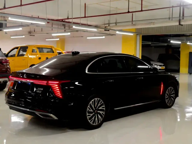 Hongqi H5 — Фото автомобиля 2