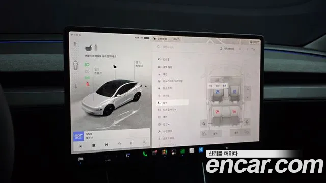 Tesla Model Y — Фото автомобиля 15