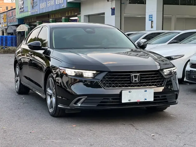 Honda Accord — Фото автомобиля 3
