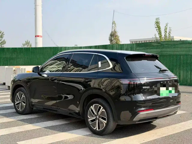 Geely Galaxy Starship 7 EM-i — Фото автомобиля 7