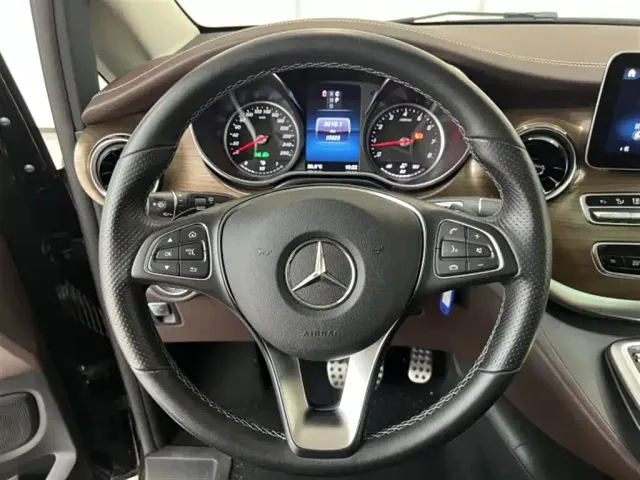 Mercedes-Benz V-Class — Фото автомобиля 7