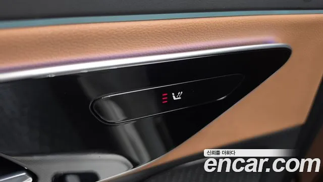 Mercedes-Benz E-Class — Фото автомобиля 12