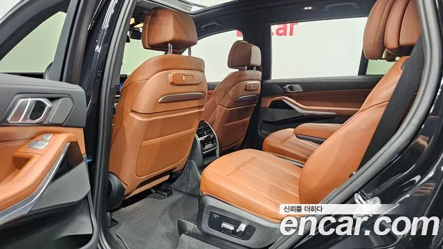BMW X7 — Фото автомобиля 3