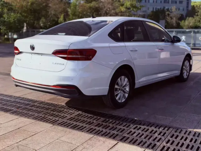Volkswagen Lavida — Фото автомобиля 20
