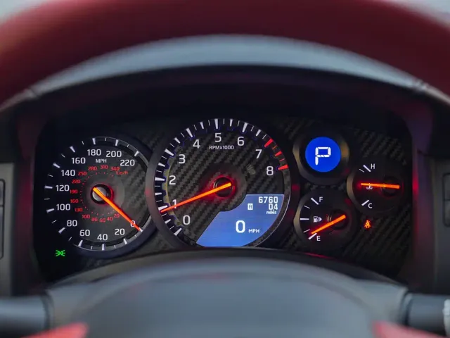 Nissan GT-R — Фото автомобиля 25