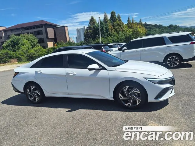 Hyundai AVANTE Новый Avante (CN7) — Фото автомобиля 3