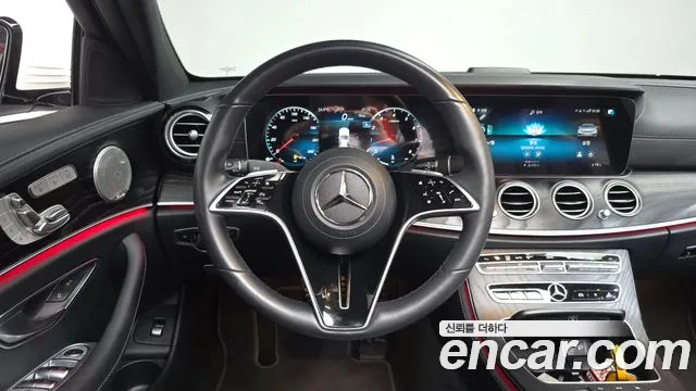 Mercedes-Benz E-Class — Фото автомобиля 13