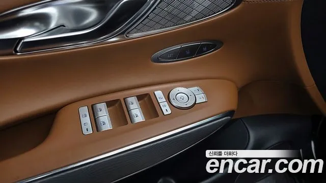Genesis GV70 — Фото автомобиля 30