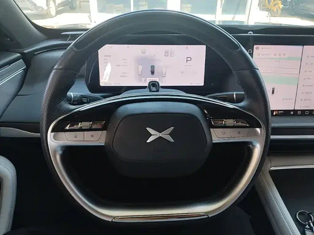 Xpeng P7 — Фото автомобиля 10