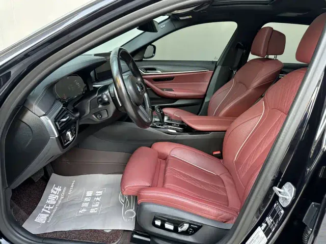 BMW 5 Series — Фото автомобиля 11