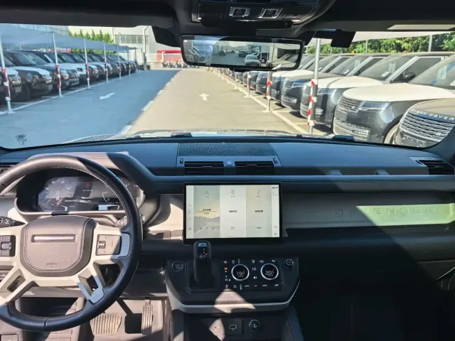 Land Rover Defender — Фото автомобиля 7