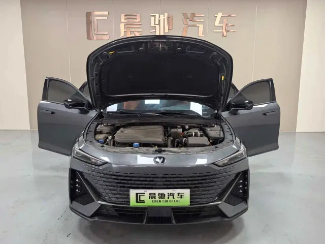 Changan Changan UNI-V iDD 2023 Smart Electric iDD 1.5T 113km Smart Cool Type — Фото автомобиля 15