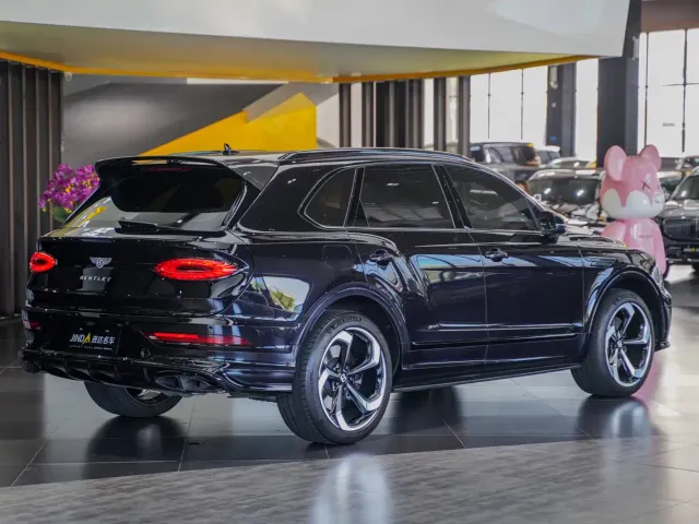 Bentley Bentayga — Фото автомобиля 4