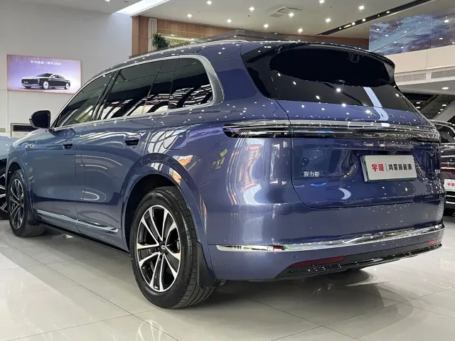 Aito M7 — Фото автомобиля 6