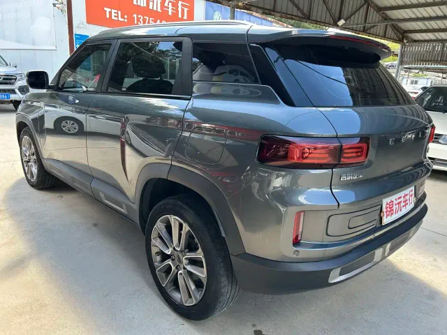 Geely ICON — Фото автомобиля 9