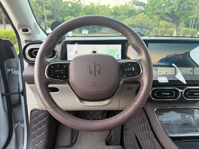 Leapmotor C11 — Фото автомобиля 10